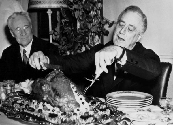 为了零售商,富兰克林·D·罗斯福总统(President Franklin D. Roosevelt)把感恩节往前挪了一个礼拜。图片来源美联社